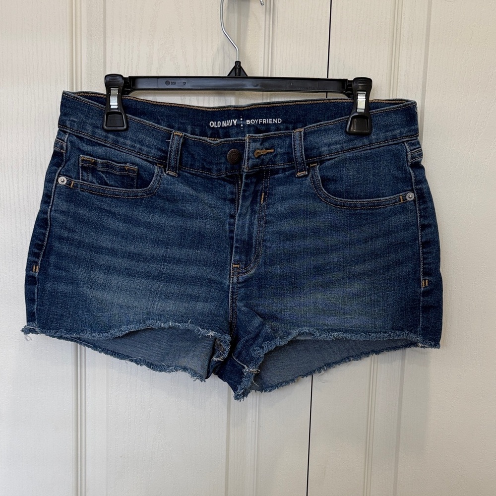 Old Navy Boyfriend Denim Shorts in Dark Indigo